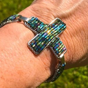 Green beaded bracelet